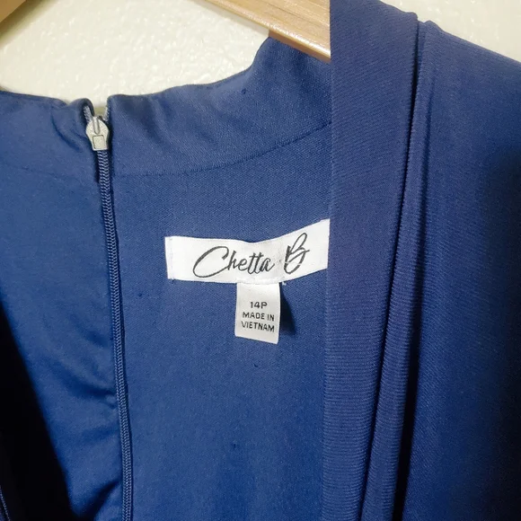 Formal Dress - Picture 3 of 4